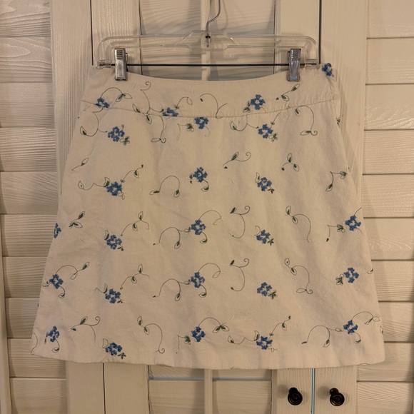 Vintage Floral Embroidered White Linen Blend Skirt, EUC, Homemade/Home-sewn - Picture 3 of 9